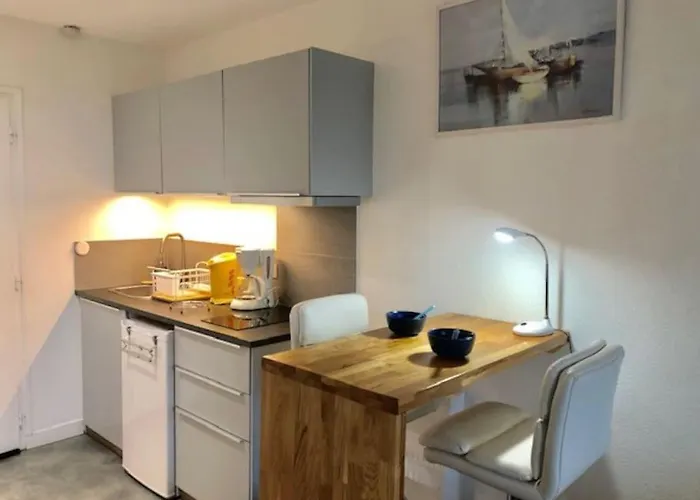 303, Héliopolis J Au Village Naturiste Agde