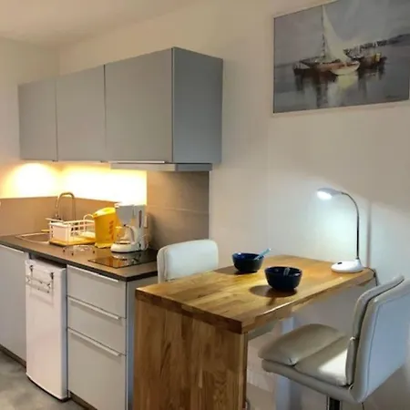 303, Heliopolis J Au Village Naturiste Agde